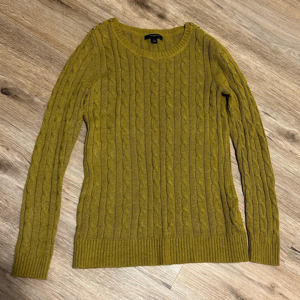 Banana Republic sweater -small